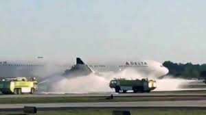 В США загорелся в воздухе самолет, направлявшийся из Атланты в Лондон