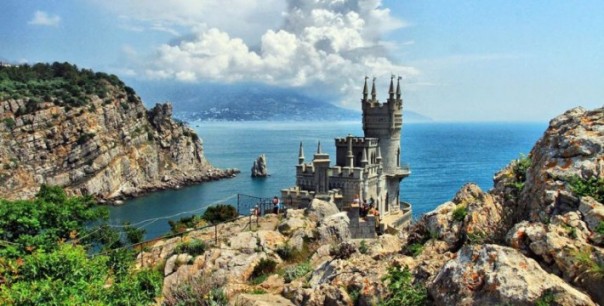 Ответим Западу их же монетой: в России выпустили коллекционный доллар с Крымом