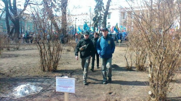 Тягнибоковцы дотаптывают Мариинский парк, пострадавший от Михомайдана