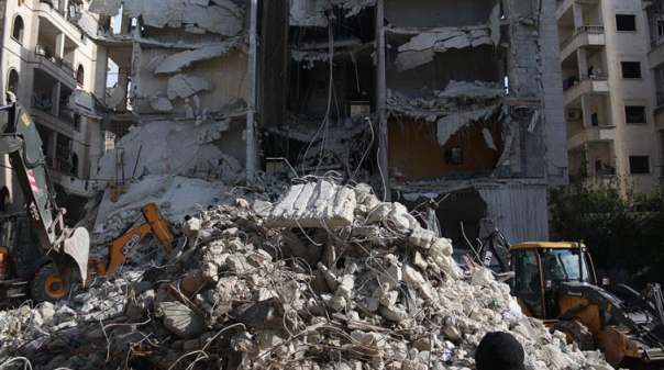 В сирийском Идлибе в семиэтажном доме прогремел взрыв: 28 погибших и 135 раненых