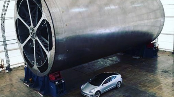 Илон Маск показал часть нового межпланетного корабля SpaceX