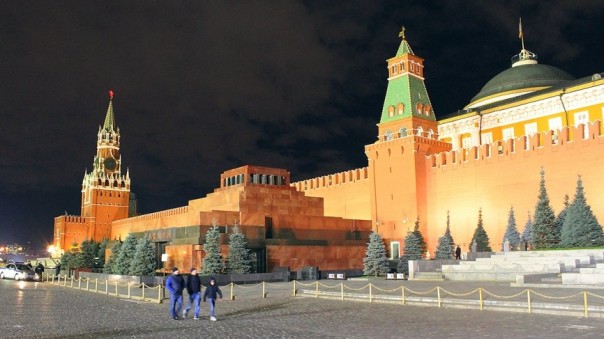 Глава МИД Нидерландов перед встречей с Лавровым пробежался вокруг Кремля