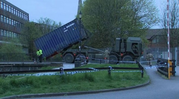 Британские военные начали "дезинфекцию" в Солсбери