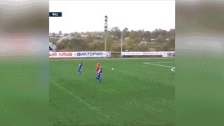 Футбольный вратарь вырубил соперника в стиле кунг-фу — видео