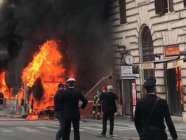 Автобус взорвался в центре Рима — видео