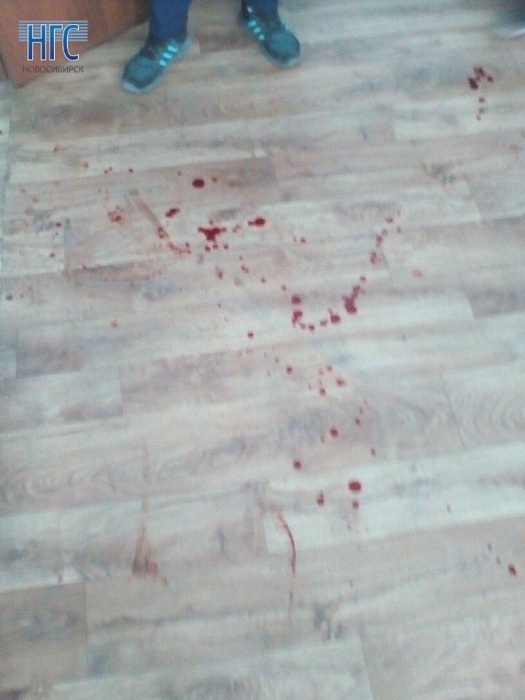 В новосибирском колледже cтудент первого курса ранил однокурсника во время занятий, а после покончил с собой.