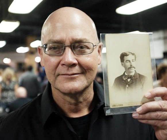 Под стать кровавой семейке британской короны: Меган Маркл оказалась родственницей серийного маньяка, убившего 200 человек