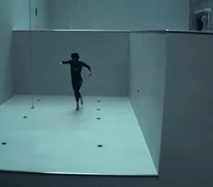 Паркур под водой без баллона с кислородом