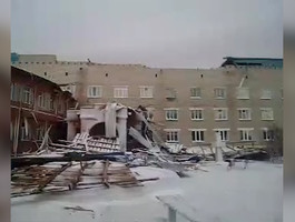 В Томской области ветром снесло крышу больницы
