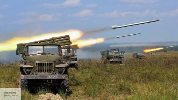 «Грады» нацелились на ЛНР: ВСУ разместили РСЗО у границы с Россией