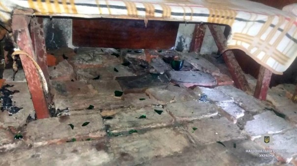 В Харьковской обл. мужчина бросил "коктейль Молотова" в беседку, где играли пять детей