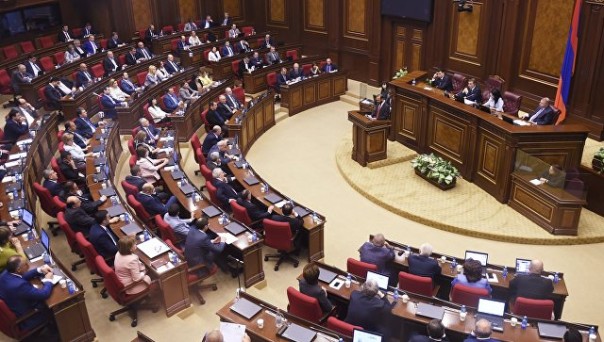 Парламент Армении отклонил кандидатуру Пашиняна на пост премьера страны