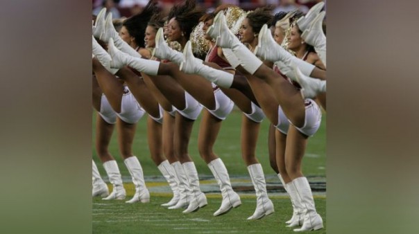 "Почти сутенёрство". В США чирлидерш заставили танцевать голыми перед спонсорами