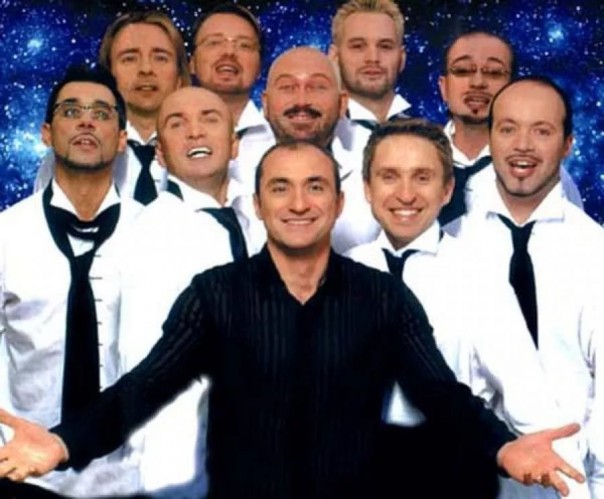 "Хор Турецкого" исполняет песни Победы в Берлине