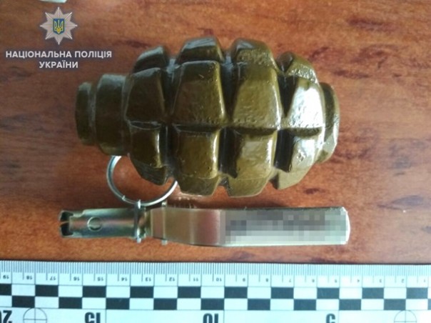 В Ровно эвакуировали многоэтажку из-за пьяного хрюмберга с гранатой