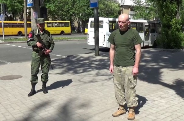 Пленный ВСУшник разрыдался на Аллее Ангелов