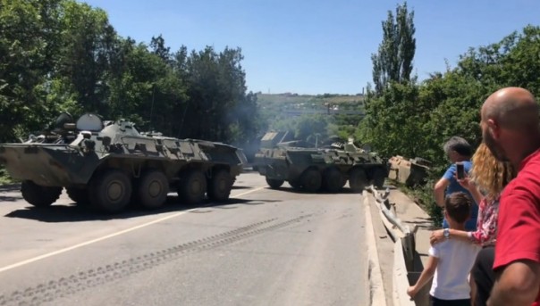 Два БТРа вылетели с трассы под Симферополем