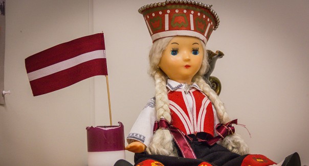 Из русских сделать латышей не получится!