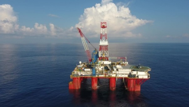 "Роснефть" установила буровую вышку на вьетнамском шельфе