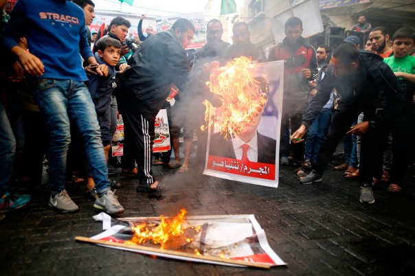 Иран за мир, Израиль против