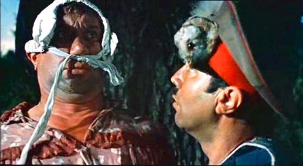 Правый сектор *  на хозяйских коврах и в бабьих плюшевых халатах гуляет в поселке Пески