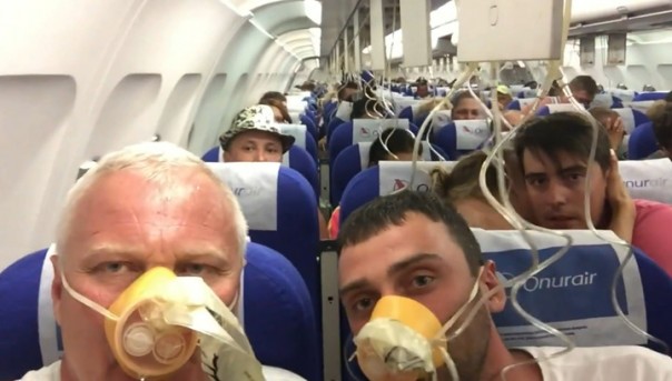 Самолет турецкой авиакомпании экстренно сел в Волгограде из-за разгерметизации