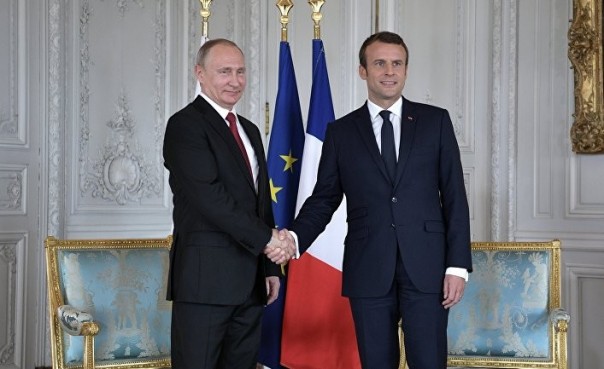 Макрон в Петербурге подтвердил отрыв Франции от США