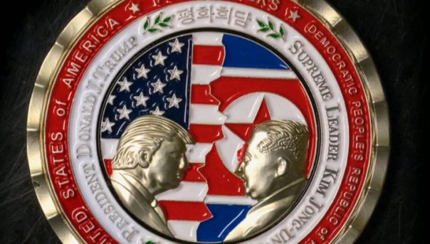 Кульбиты Трампа: от исторического саммита осталась только аляповатая монета
