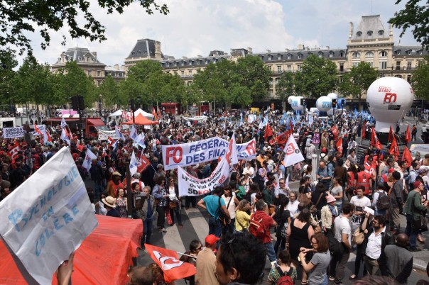 О протестах госслужащих во Франции