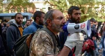 Пашинян осуждает акции протеста в Ереване