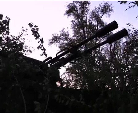 Военнослужащие ДНР сбивают беспилотник ВСУ