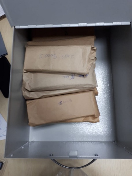 «XXI century of stupid» представляет: СБУ нашла у Вышинского пистолет и трудовой договор с российским СМИ