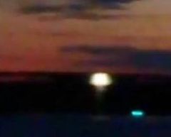 Странные новости: Непонятное свечение над озером высасывающее воду | Портал в другой мир во время грозы | Загадочное явление в небе Марокко