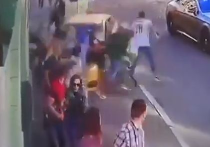 Появилось видео момента ДТП с мексиканскими болельщиками в Москве.