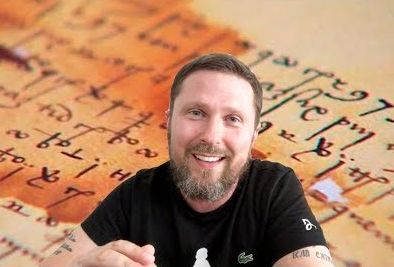 Код ФCБ наконец pacкрыт | В России красят траву и арестовывают за улыбку