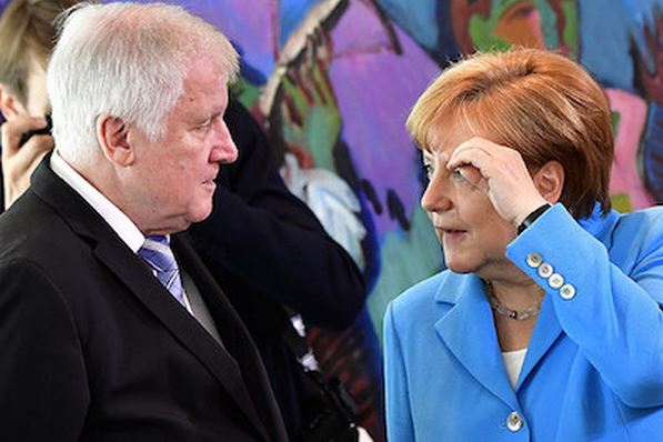 Bild: Зеехофер попросился в отставку с обоих постов