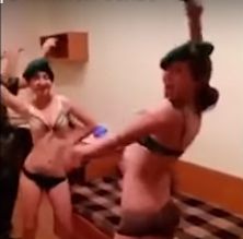 Танец украинских пограничниц в нижнем белье стал хитом Интернета