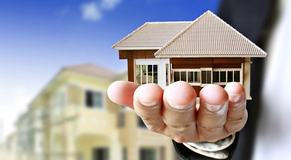 СМИ: Украинские чиновники предпочитают покупать недвижимость в России