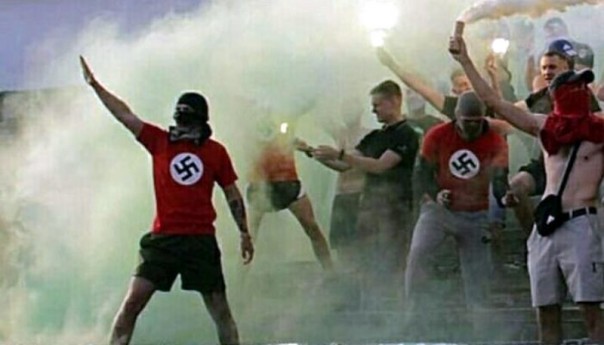 Фанаты украинской команды из Винницы заявились на матч в футболках со свастикой