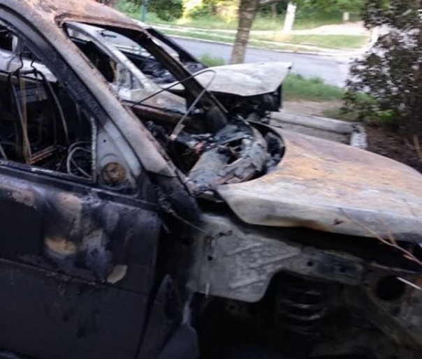 В Ровно сожгли машину cволонтёра