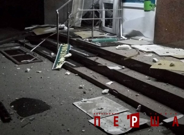 В Кропивницком ночью прогремел взрыв возле отделения банка "Пивденный"
