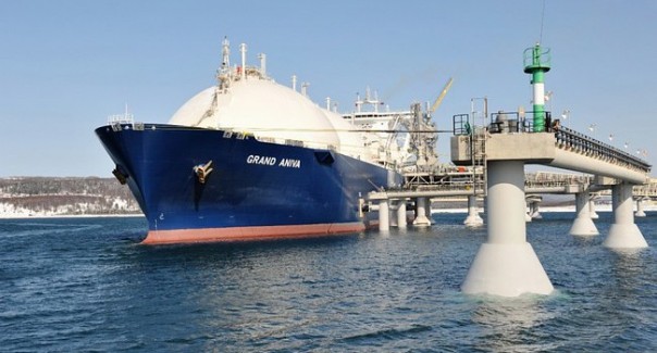 «Подвинуть» США на рынке ресурсов: Индия начинает импортировать российский СПГ