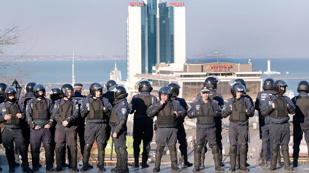 «У Киева нет сил им противостоять»: почему украинские власти заговорили о «донбасском сценарии» в Одессе