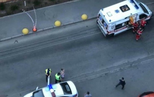 В Киеве девушка ранила ножом двух человек | На Сумщине отец зарезал старшего сына и застрелил двух его друзей