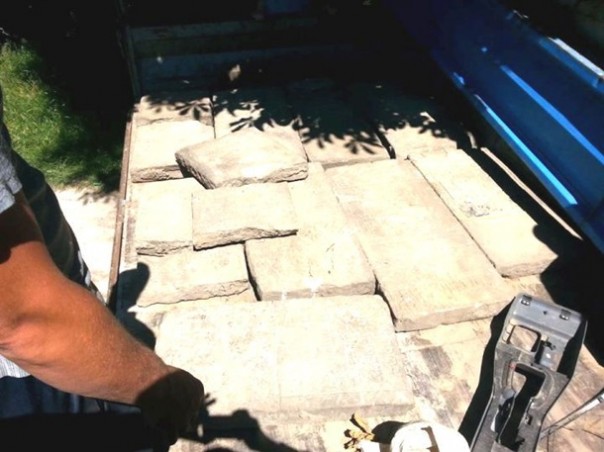 На Волыни в строительном мусоре нашли еврейские надгробия