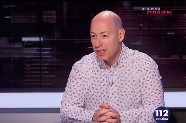 Коварный план Гордона: Если мы лишим россиян домработниц и строителей, им придется самим работать