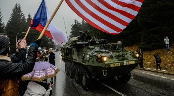НАТО попробовало «ударить саблей» по разгильдяйству и бездорожью