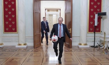 Президент ждёт от сборной России самоотдачи и красивой игры