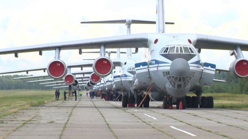 Грандиозные учения ВДВ и военно-транспортной авиации проходят в двух областях страны