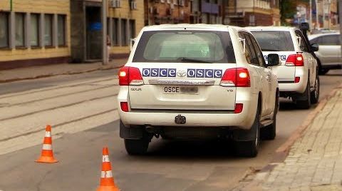Сотрудник СММ ОБСЕ стал виновником ДТП в Донецке (видео)